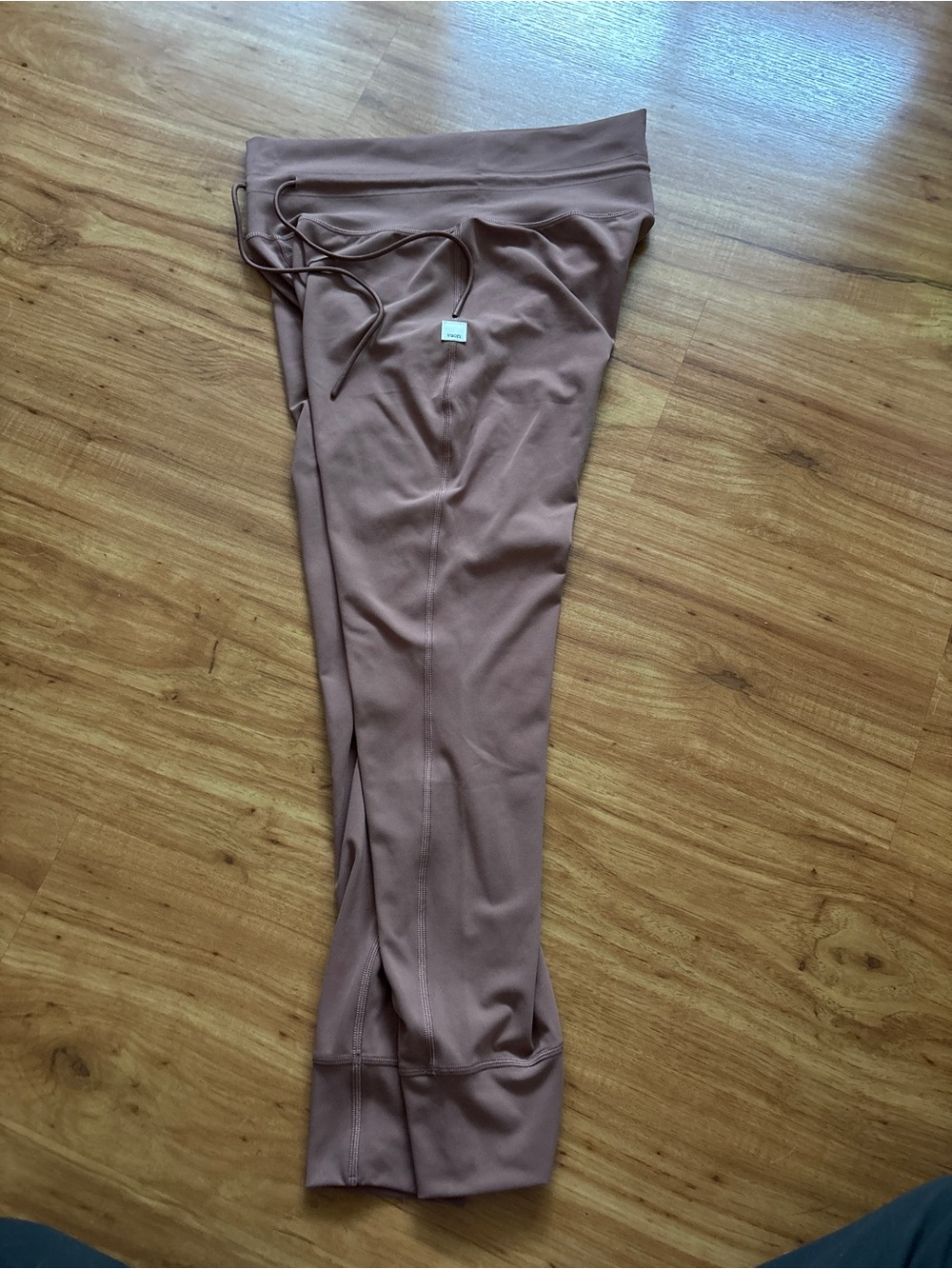 Vuori High-Waist Drawstring Leggings — Sedona Brown